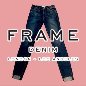 ⭐️NEW! ⭐️ FRAME Le Skinny De Jeanne in medium blue wash. Size 24 👖
